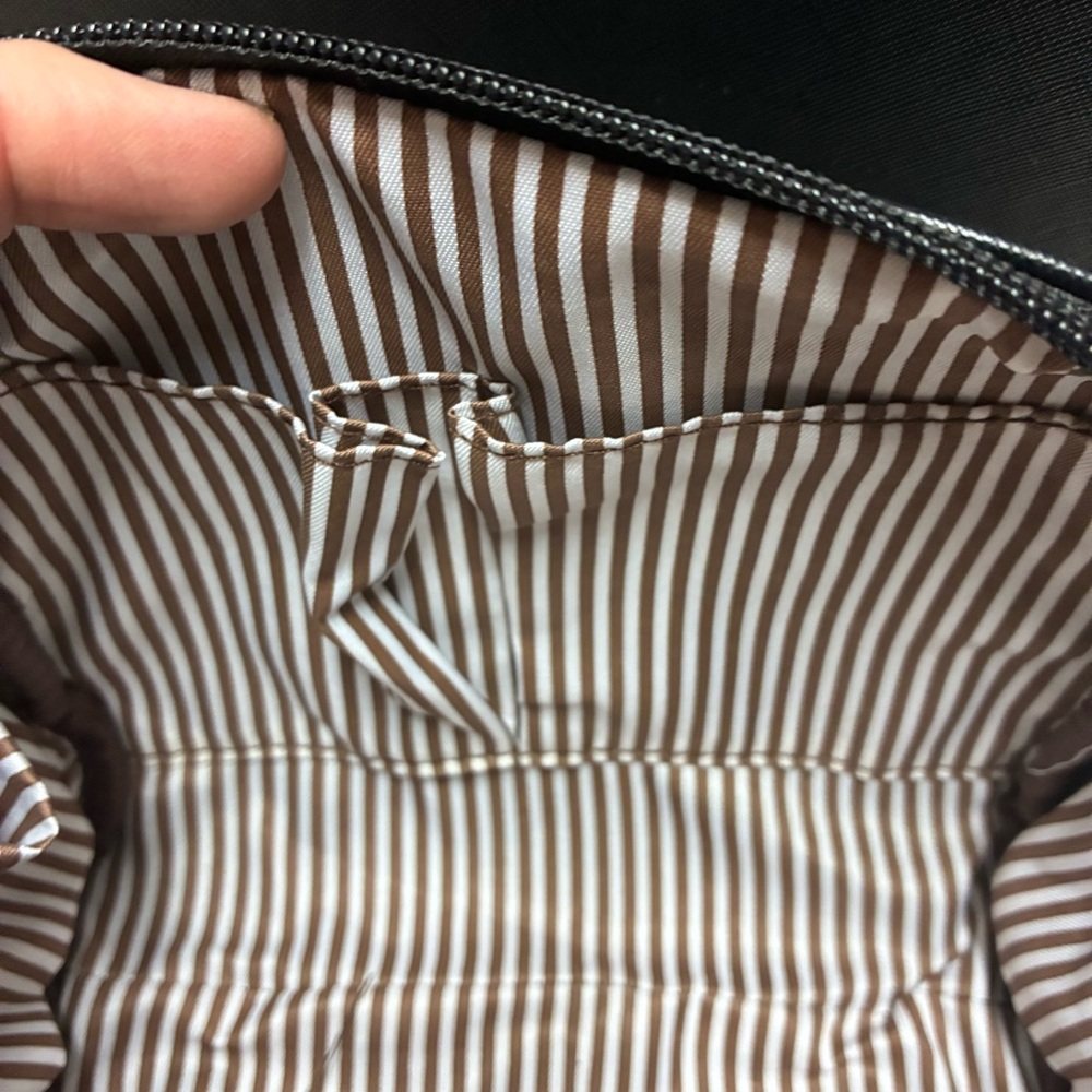 Matein Laptop Tote with USB Port AND small zippered accessory bag. - Picture 12 of 16